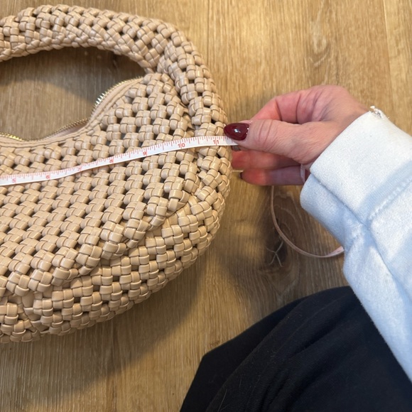 Antik Kraft Cream Woven shoulder Bag - Picture 5 of 9